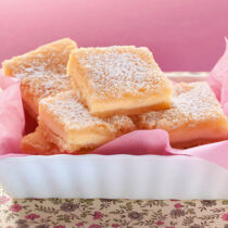 Gedeckte Cheesecake-Würfel Gedeckte Cheesecake-Würfel