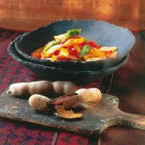 Gebratenes Gemüse mit Tamarindensauce Gebratenes Gemüse mit Tamarindensauce