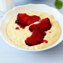 Milchreis mit Pflaumenkompott Milchreis mit Pflaumenkompott