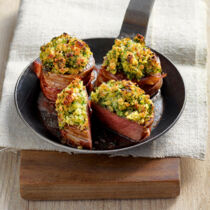 Hirschmedaillons mit Walnusshaube