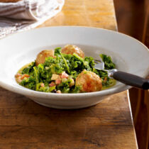 Grünkohl mit Speck und Mettklößchen Grünkohl mit Speck und Mettklößchen