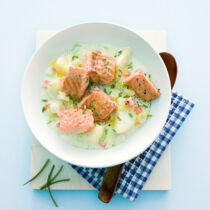 Lachswürfel mit Béchamelkartoffeln