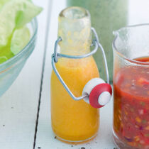 Scharfes Safran-Knoblauch-Dressing