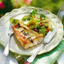 Gespicktes Zanderfilet mit geschmortem Salat