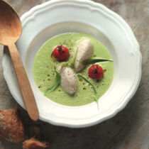 Hechtnockerl mit Bärlauchschaum