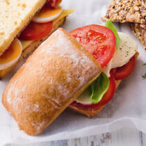 Tomaten-Mozzarella-Sandwich