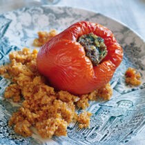Gefüllte Paprika mit Tomatenbulgur