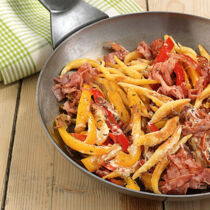 Schupfnudelgröstl mit Paprika Schupfnudelgröstl mit Paprika