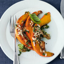 Kürbisspalten mit Nusskruste Kürbisspalten mit Nusskruste