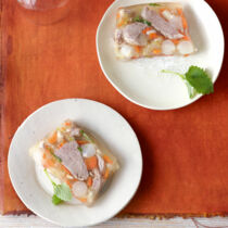 Ente weiß-sauer mit Wurzelgemüse und Melisse Ente weiß-sauer mit Wurzelgemüse und Melisse