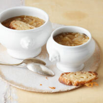 Zwiebelsuppe nach französischer Art Zwiebelsuppe nach französischer Art