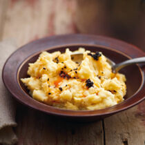 Topinamburpüree mit schwarzem Sesam Topinamburpüree mit schwarzem Sesam