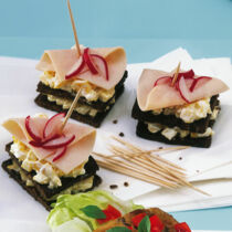 Pumpernickel mit Putenbrust