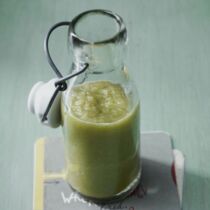 Gemüse-Smoothie mit Paprika und Tomate
