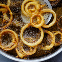Knusprige Onion Rings