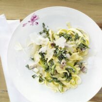 Spinat-Spaghetti mit Seitan Spinat-Spaghetti mit Seitan