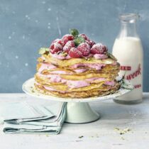Crêpetorte mit Beerencreme Crêpetorte mit Beerencreme