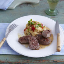 Kichererbsenpüree mit Lammmedaillons Kichererbsenpüree mit Lammmedaillons