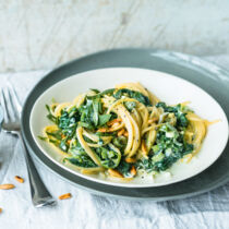 Spaghetti con spinaci e gorgonzola Spaghetti con spinaci e gorgonzola