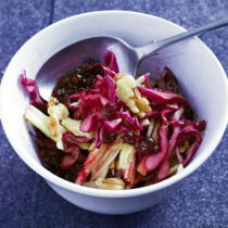 Rotkohl-Preiselbeer-Salat