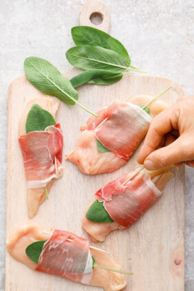 Hähnchen-Saltimbocca mit Zucchini Step 3 Hähnchen-Saltimbocca mit Zucchini Step 3