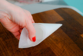 Spritztüte aus Pergament selbermachen Kuchen Unterseite Rezepte Spritztüte-3