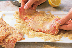Schnitzel panieren Step 3 Schnitzel panieren Step 3