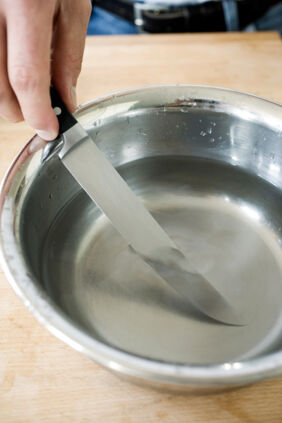 Kuchen Unterseite Rezepte Pannenhilfe Messer