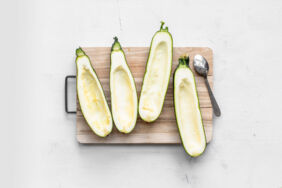 Ausgehöhlte Zucchini Ausgehöhlte Zucchini
