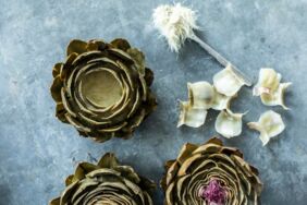 Ausgehöhlte Artischocken Ausgehöhlte Artischocken