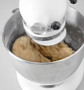 Brot backen Sauerteigbrot Teig Küchenmaschine Brot backen Sauerteigbrot Teig Küchenmaschine