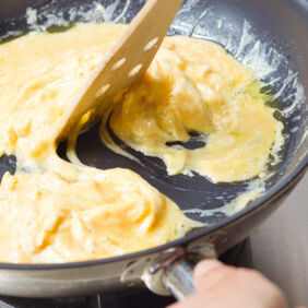 Omelett mit Käse und Schinken Omelett mit Käse und Schinken