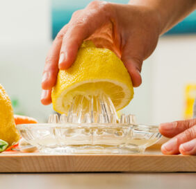 zitrone-auspressen zitrone-auspressen
