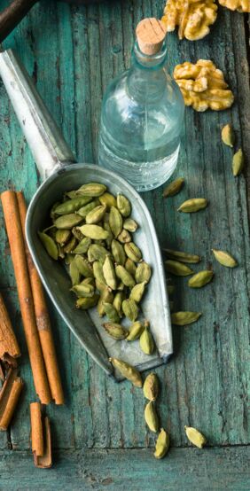 Kardamom und Rosenwasser Kardamom und Rosenwasser