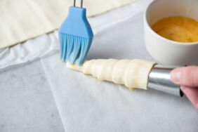 Blätterteig-Möhren mit Lachscreme Step 4 Blätterteig-Möhren mit Lachscreme Step 4