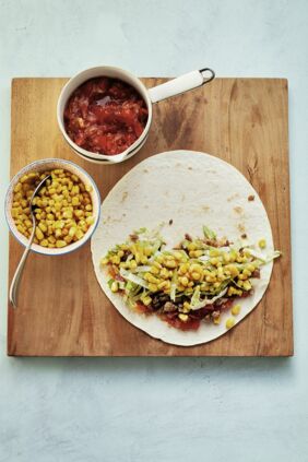 Mais-Hackfleisch-Wraps mit Salsa Mais-Hackfleisch-Wraps mit Salsa