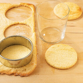 Rhabarber-Tiramisu im Glas Rhabarber-Tiramisu im Glas