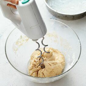 Buchteln mit Pflaumen Buchteln mit Pflaumen