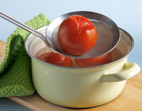 tomaten-haeuten-ueberbruehen tomaten-haeuten-ueberbruehen