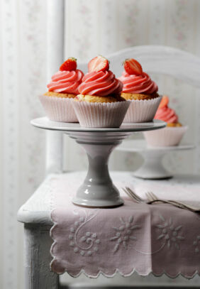 Cupcakes Marzipan Erdbeercreme Rezept Cupcakes Marzipan Erdbeercreme Rezept