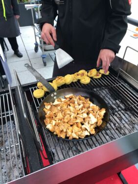 Kalbsrücken mit Pfifferlingen und Polentaschnitten Kalbsrücken mit Pfifferlingen und Polentaschnitten