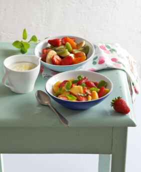 Obstsalat mit Honig-Joghurt Obstsalat mit Honig-Joghurt