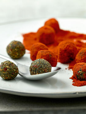 paprika-sesam-kugeln paprika-sesam-kugeln