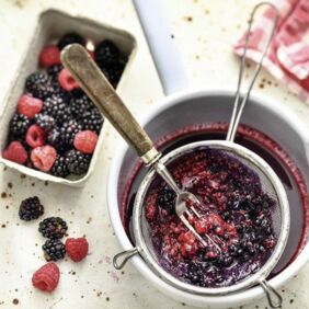 Minicakes mit frischen Beeren Minicakes mit frischen Beeren