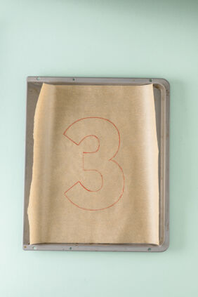Number Cakes Bachpapier mit Zahl auf Backblech Number Cakes Bachpapier mit Zahl auf Backblech