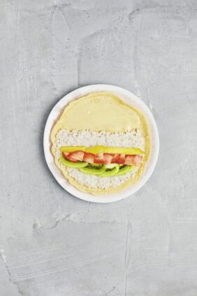 Süßes Sushi mit Beeren Süßes Sushi mit Beeren