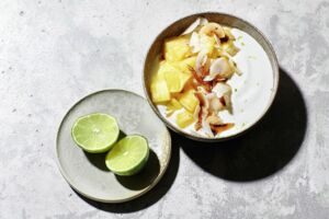 Kokos-Limetten-Quark mit Ananas