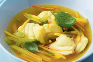 Kartoffel-Safran-Suppe mit Seeteufel
