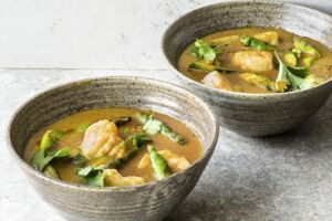 Gelbes Fisch-Curry mit Spargel