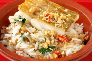 Fisch mit scharfem Erdnuss-Reis